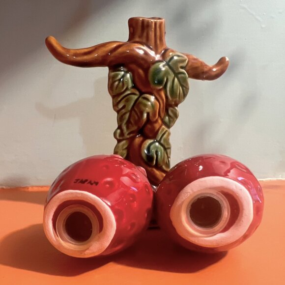 1940s Japanese Hanging Strawberry Salt & Pepper Shakers | Fruit Garden Kitchen - Picture 10 of 10
